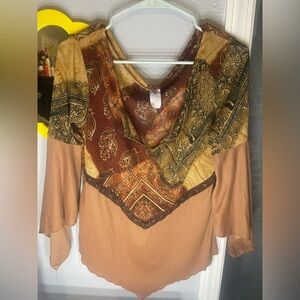 Vitamin A Rust and Gold Patterned Top